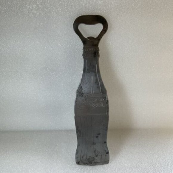 VINTAGE COCA-COLA Bottle Shaped Bottle Opener Flat Great for the Coke Bar - Picture 5 of 11